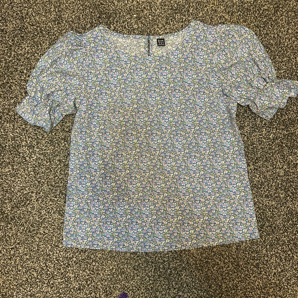 Blue Floral Puff Sleeve Top